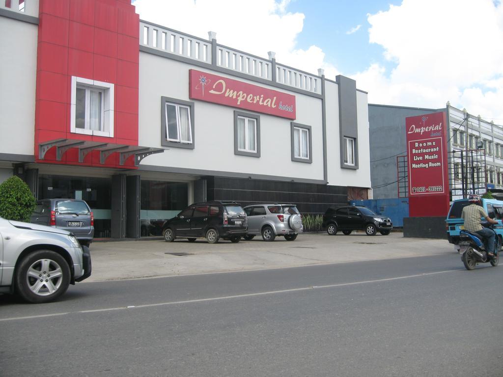 Imperial Hotel Kendari Екстер'єр фото